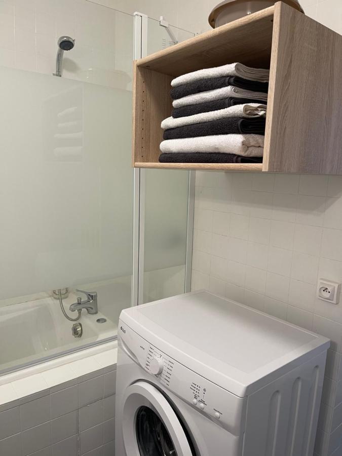 Appartement T4 70M2 - Meuble - Centre Ville - Proche Thermes Lons-le-Saunier Exterior photo